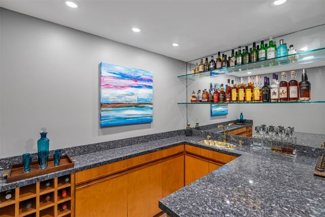 6943 Prestonshire Lane, Dallas, TX 75225