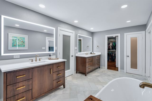 6943 Prestonshire Lane, Dallas, TX 75225