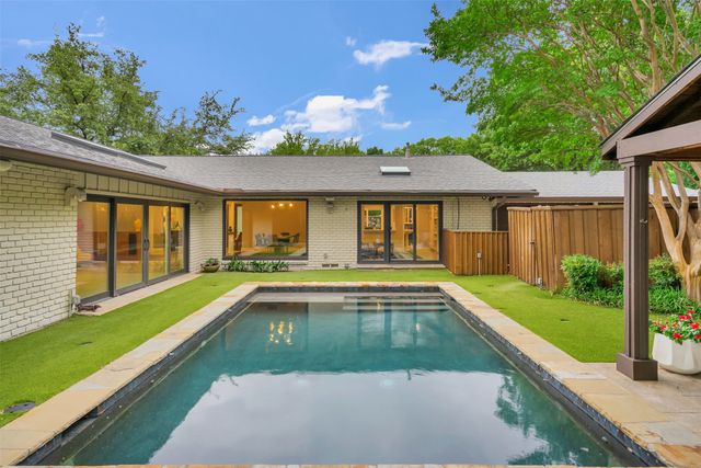 6943 Prestonshire Lane, Dallas, TX 75225