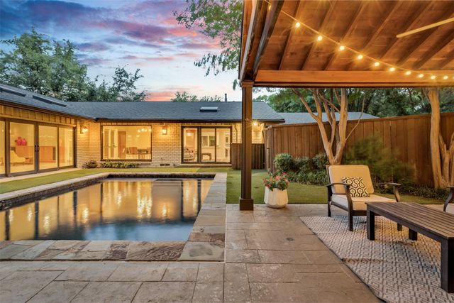 6943 Prestonshire Lane, Dallas, TX 75225