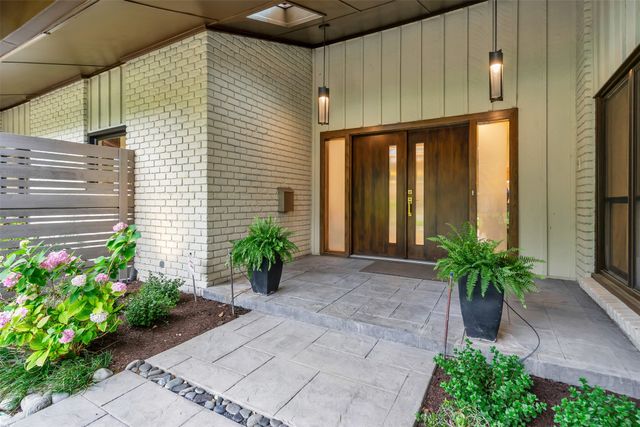6943 Prestonshire Lane, Dallas, TX 75225