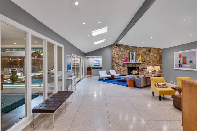 6943 Prestonshire Lane, Dallas, TX 75225