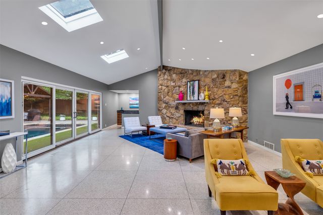 6943 Prestonshire Lane, Dallas, TX 75225