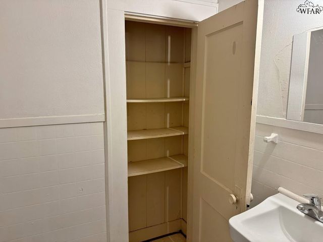 1818 COLLINS AVENUE, Wichita Falls, TX 76309