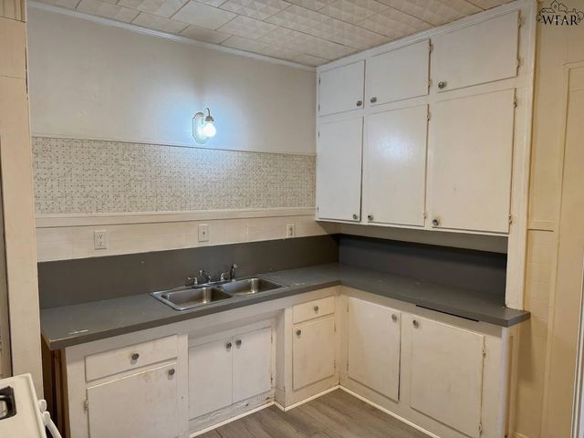 1818 COLLINS AVENUE, Wichita Falls, TX 76309