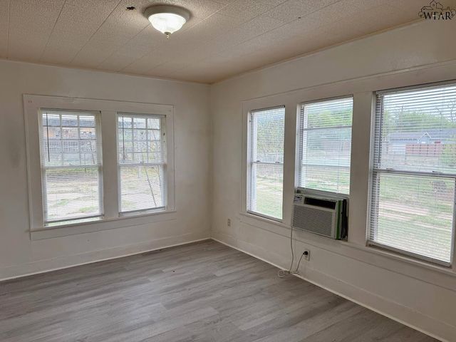 1818 COLLINS AVENUE, Wichita Falls, TX 76309