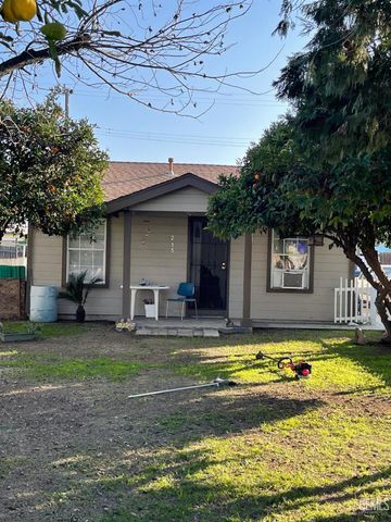 215 Harding Avenue, Bakersfield, CA 93308
