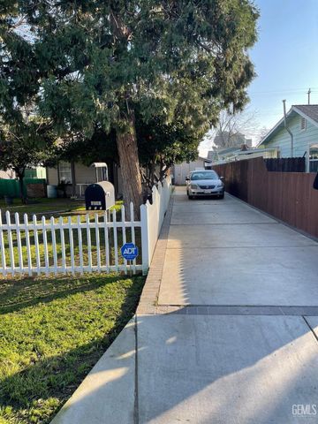 215 Harding Avenue, Bakersfield, CA 93308