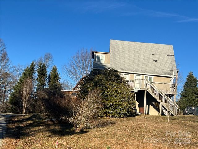 34 Point Lookout Circle, Hendersonville, NC 28792