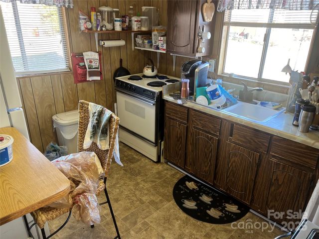 34 Point Lookout Circle, Hendersonville, NC 28792