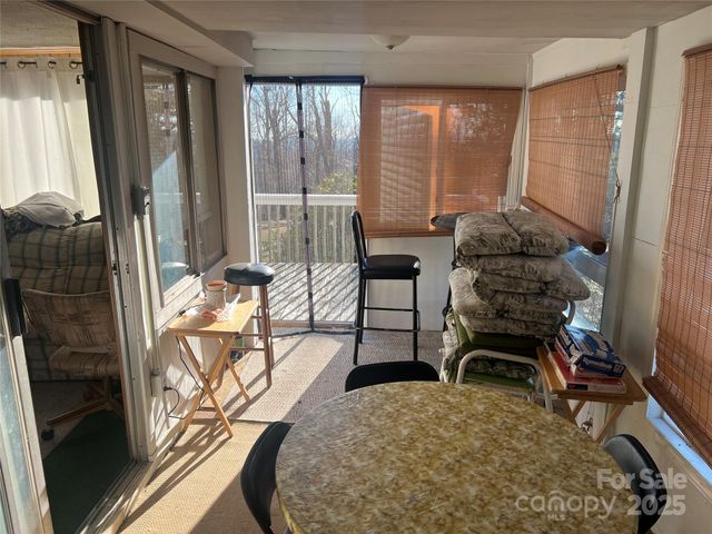 34 Point Lookout Circle, Hendersonville, NC 28792