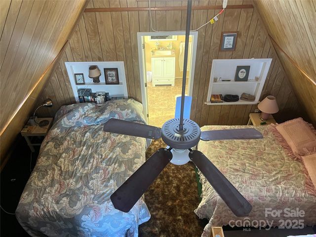 34 Point Lookout Circle, Hendersonville, NC 28792