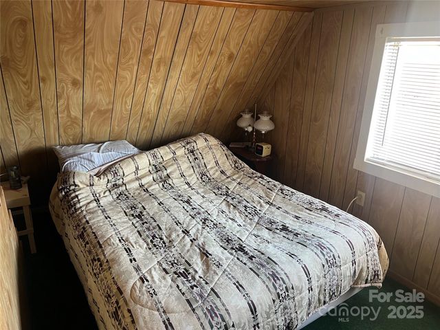 34 Point Lookout Circle, Hendersonville, NC 28792