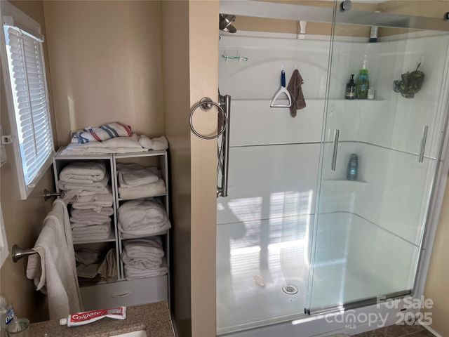 34 Point Lookout Circle, Hendersonville, NC 28792