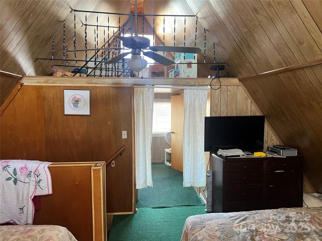 34 Point Lookout Circle, Hendersonville, NC 28792