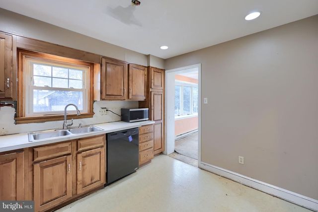 463 TIOGA ST, York, PA 17404