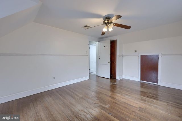 463 TIOGA ST, York, PA 17404