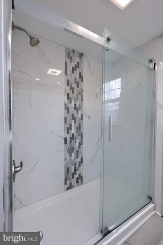 463 TIOGA ST, York, PA 17404