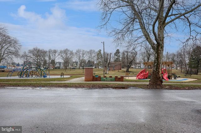 463 TIOGA ST, York, PA 17404