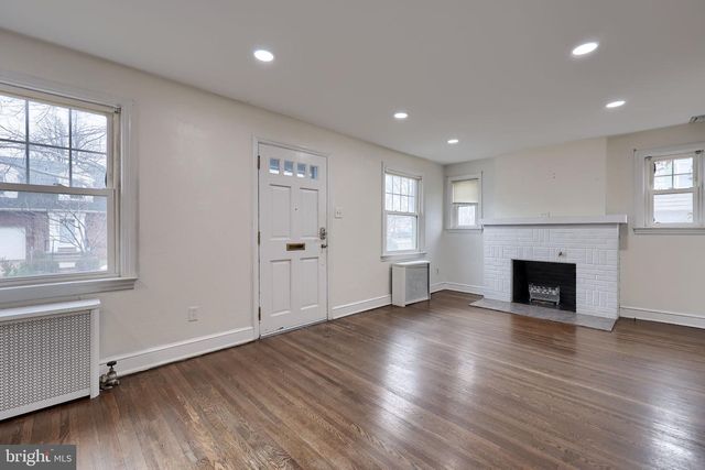 463 TIOGA ST, York, PA 17404