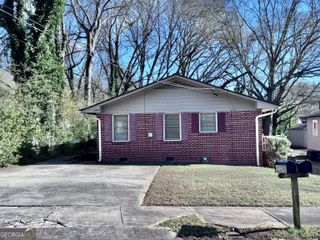 2476 Maple Street, East Point, GA 30344
