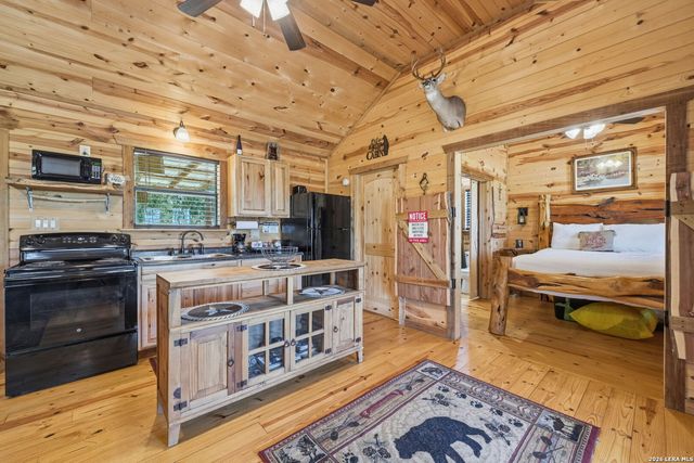 3035 Keese, Fredericksburg, TX 78624