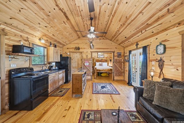 3035 Keese, Fredericksburg, TX 78624