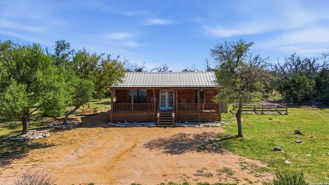 3035 Keese, Fredericksburg, TX 78624
