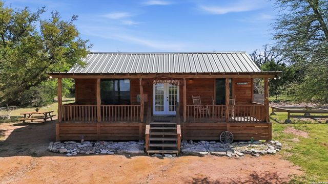 3035 Keese, Fredericksburg, TX 78624