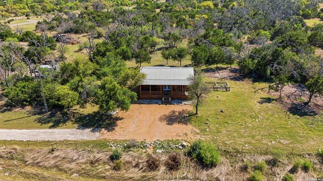 3035 Keese, Fredericksburg, TX 78624