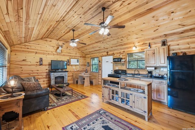 3035 Keese, Fredericksburg, TX 78624