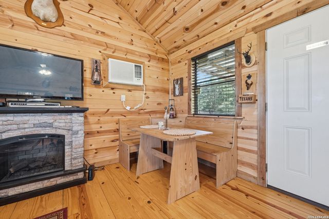 3035 Keese, Fredericksburg, TX 78624