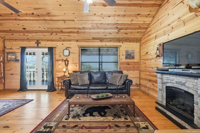 3035 Keese, Fredericksburg, TX 78624