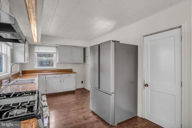 1948 W TRINDLE ROAD, Carlisle, PA 17013