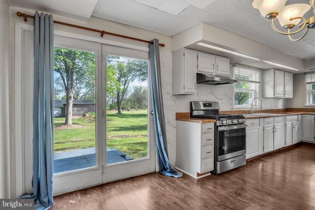 1948 W TRINDLE ROAD, Carlisle, PA 17013