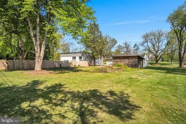 1948 W TRINDLE ROAD, Carlisle, PA 17013