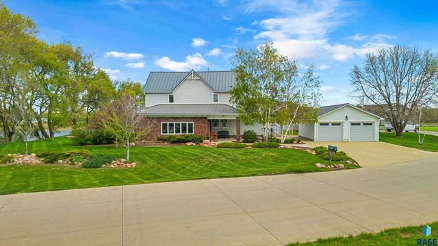 2003 Pondside Ln Lane, Rock Valley, IA 51247