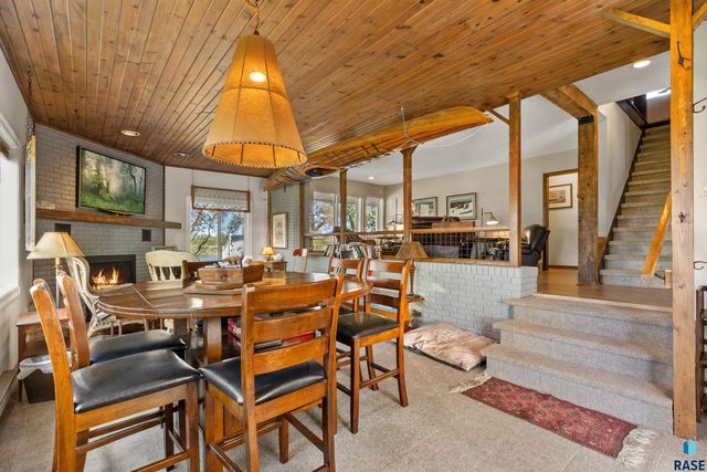 2003 Pondside Ln Lane, Rock Valley, IA 51247