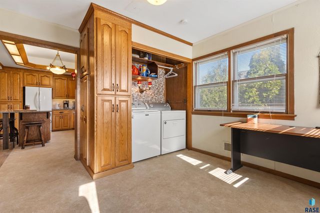 2003 Pondside Ln Lane, Rock Valley, IA 51247