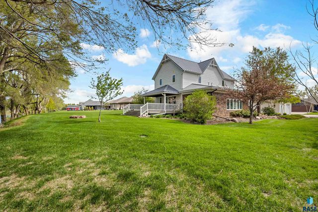 2003 Pondside Ln Lane, Rock Valley, IA 51247