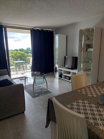 1830 Embassy Drive 605, West Palm Beach, FL 33401