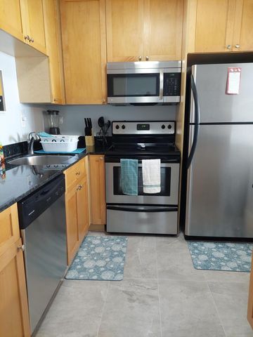 1830 Embassy Drive 605, West Palm Beach, FL 33401