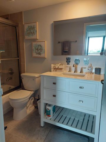 1830 Embassy Drive 605, West Palm Beach, FL 33401