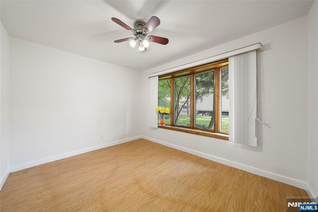 22 Kendrick Street, Paramus, NJ 07652