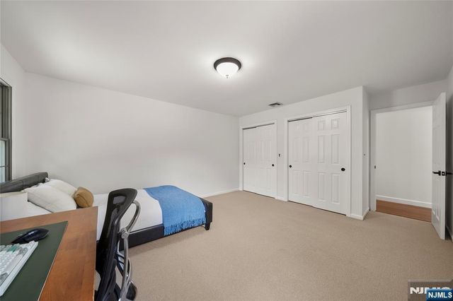 22 Kendrick Street, Paramus, NJ 07652