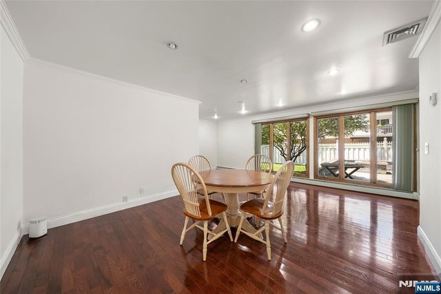 22 Kendrick Street, Paramus, NJ 07652