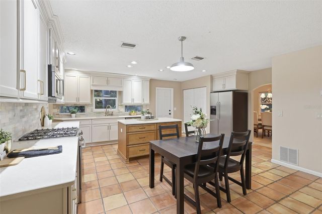 1650 E UNIVERSITY AVENUE, Orange City, FL 32763