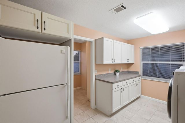 1650 E UNIVERSITY AVENUE, Orange City, FL 32763
