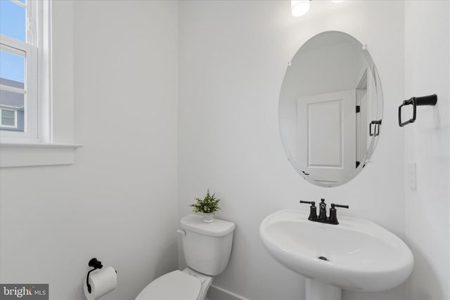 10820 WILLOW TER, Fairfax, VA 22031