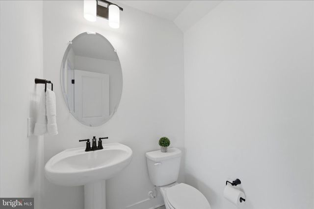 10820 WILLOW TER, Fairfax, VA 22031